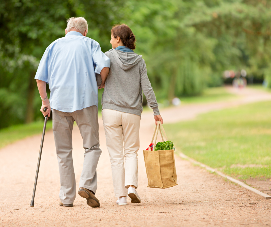 caregiver con persona anziana